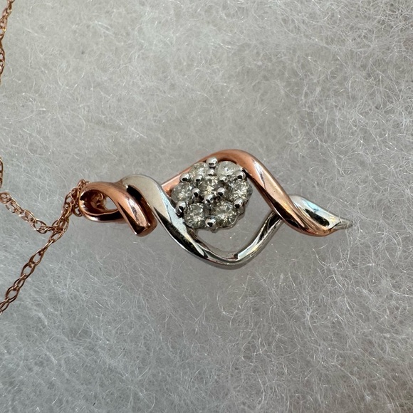 10K Luxury Gold Infinity Pendant Necklace Rose Gold/White GoldJust Gorgeous 🤩 - Picture 8 of 9